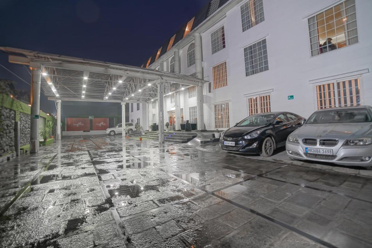 Hotel Rose Petal Srinagar Eksteriør bilde