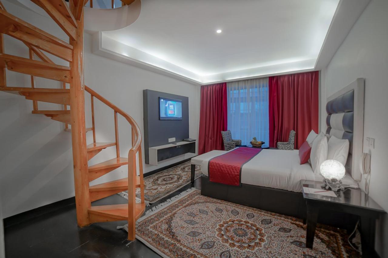 Hotel Rose Petal Srinagar Eksteriør bilde