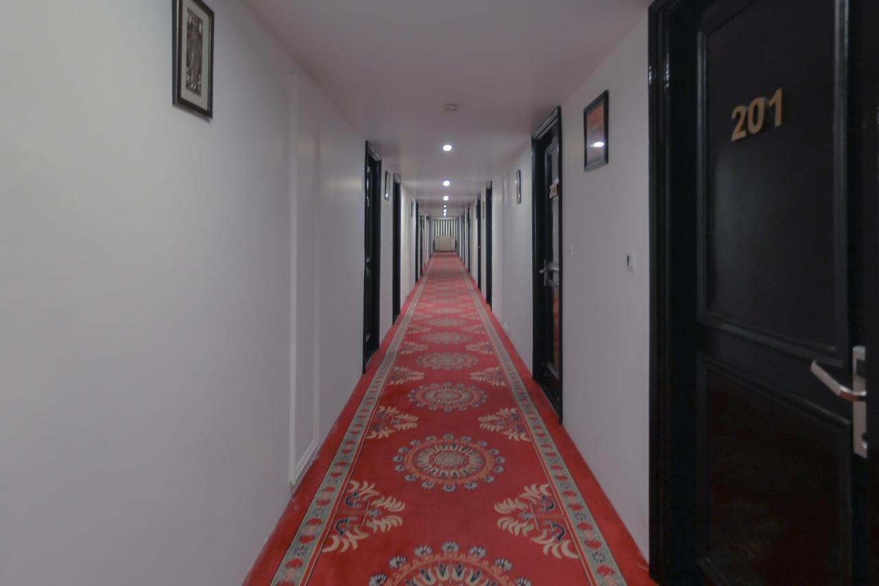 Hotel Rose Petal Srinagar Eksteriør bilde